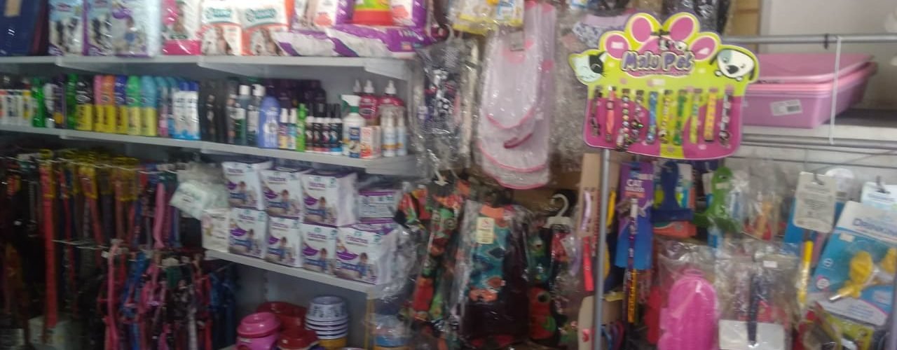 acessorios roupas e bringuedos